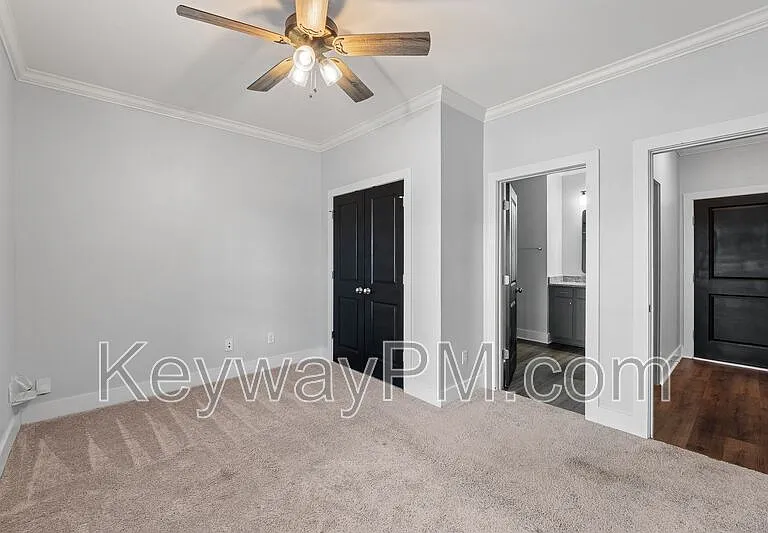 2217 Laurens St — Photo 16