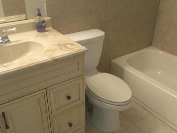 4th image of 2212 SE Berkshire Boulevard