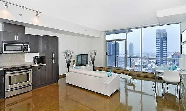 135 13th Ave SW #1510 — Photo 7
