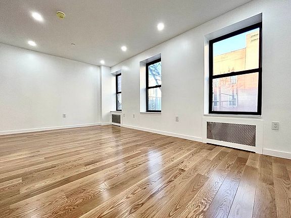 4th image of 165 W 9th St #1
