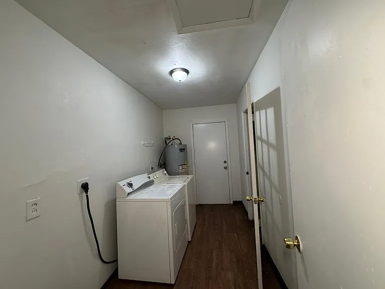 416 Sun Ct — Photo 17