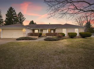 28977 Lake Park Dr, Farmington Hills, MI 48331