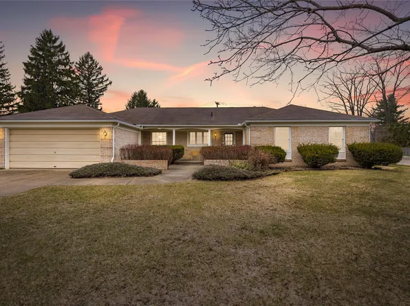 28977 Lake Park Dr, Farmington Hills, MI 48331