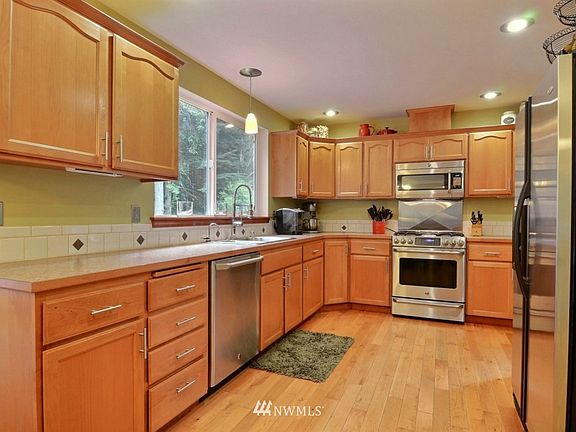 3rd image of 15005 44th Avenue NW