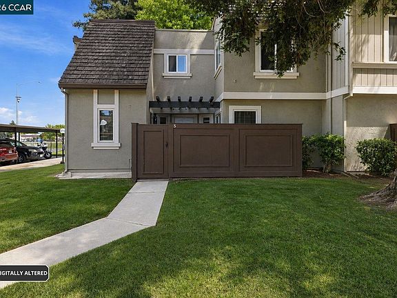 4th image of 102 Luna Grande Cir Unit 5