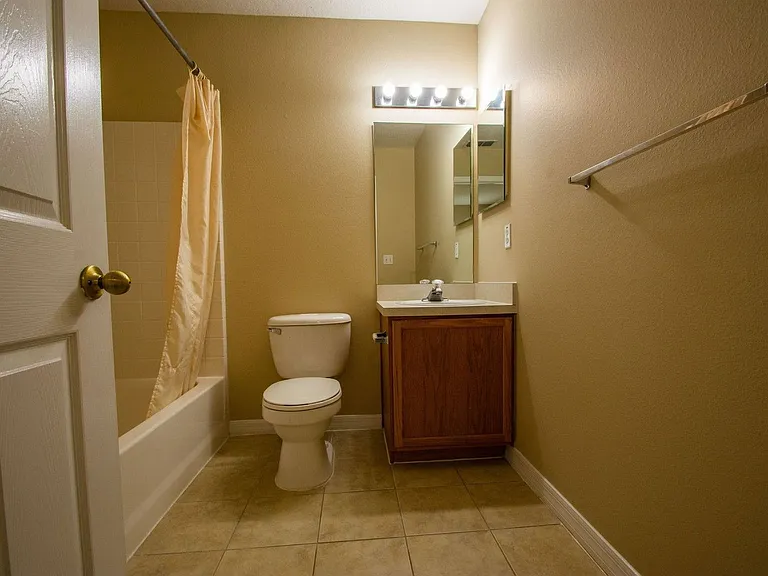 421 Lockbreeze Dr — Photo 22