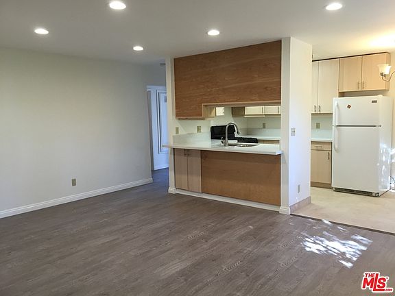 2nd image of 318 Laveta Ter APT 6