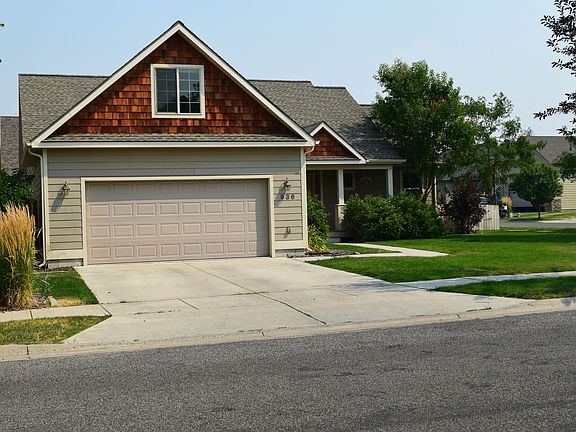 3rd image of 936 New Holland Dr