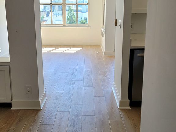 4th image of 1650 Jackson St APT 607