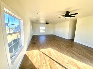 466 Lincoln Lake Rd, Paige, TX 78659