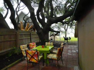 1111 S Pearl St, Rockport, TX 78382