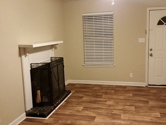 3rd image of 654 Artic Ave