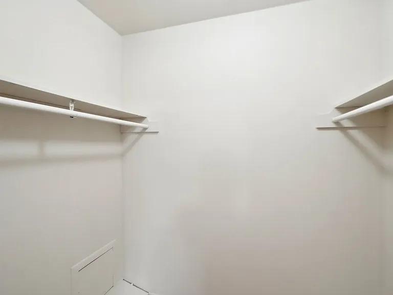 Orleans Place Apartments — Photo 12