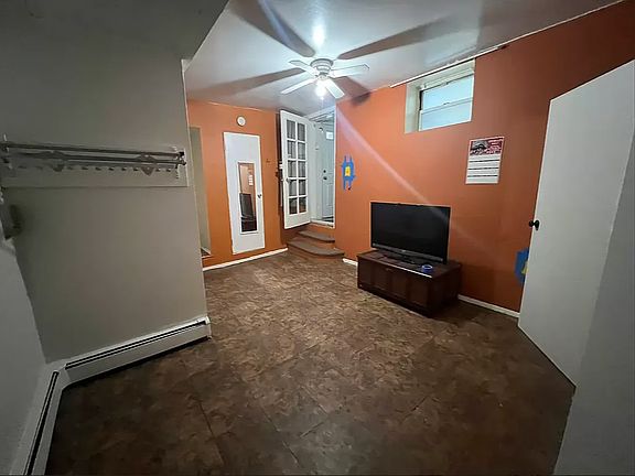 3rd image of 2365 27th St #1