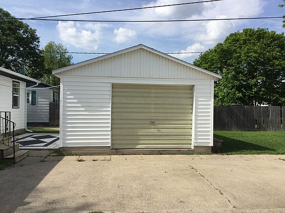 2nd image of 906 Lawndale Ave