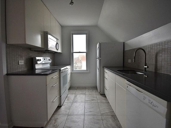 5th image of 388 Palisade Ave