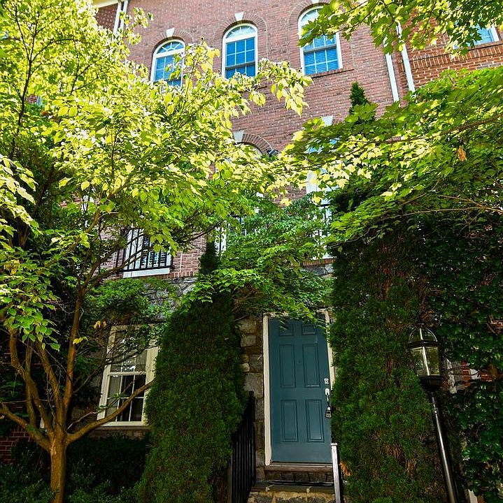 1st image of 589 Cedar Spring St