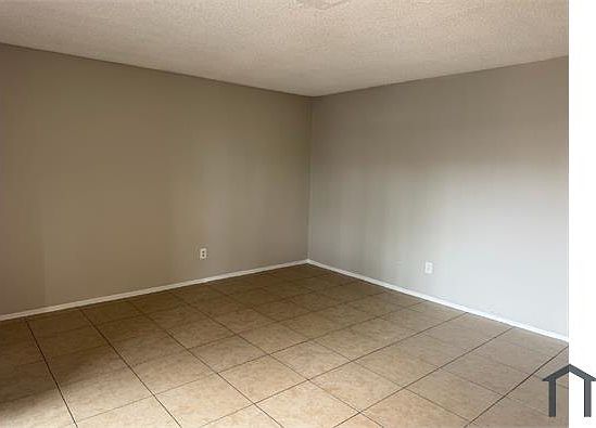 4th image of 4590 Carriage Park Dr Unit 16C