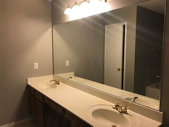 4th image of 2051 Pecan Creek Dr