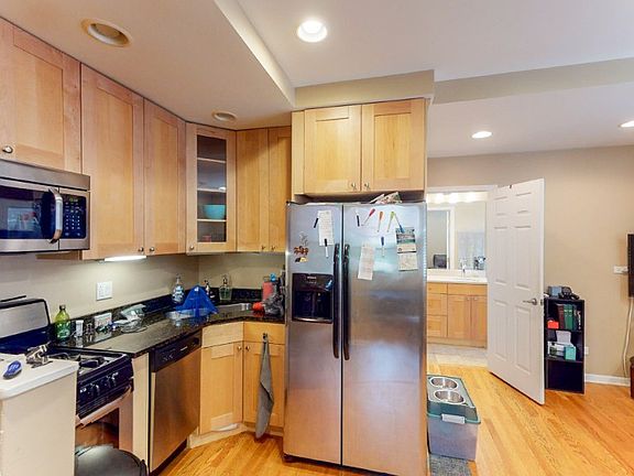 4th image of 846 S Humphrey Ave #G