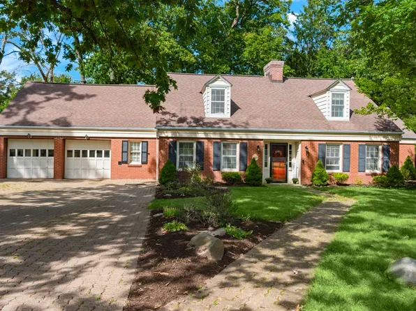 422 Vineyard Dr, Gibsonia, PA 15044