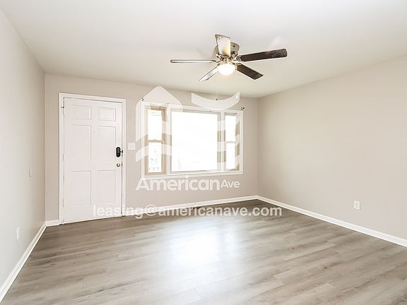 1282940_003_living_room_3.jpg