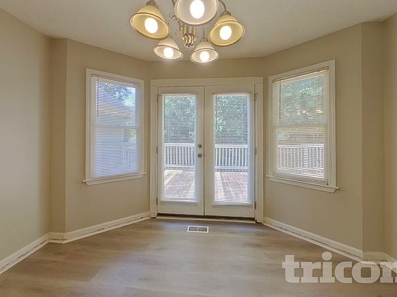 4th image of 2965 Windcrest Dr