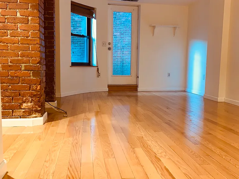 102 Gainsborough St #6 — Photo 1