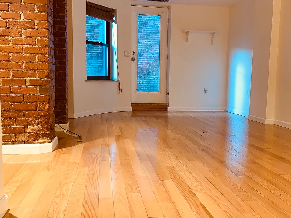 1st image of 102 Gainsborough St APT 6