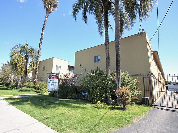 3rd image of 7321-2-6 N Variel Ave #6023a4438