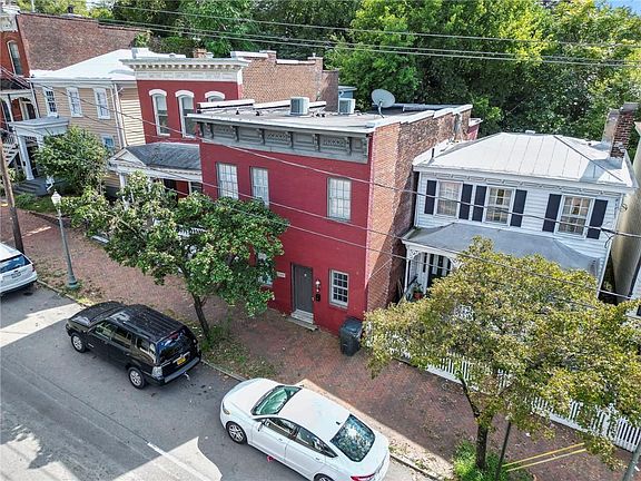2nd image of 2105 E Broad St #A