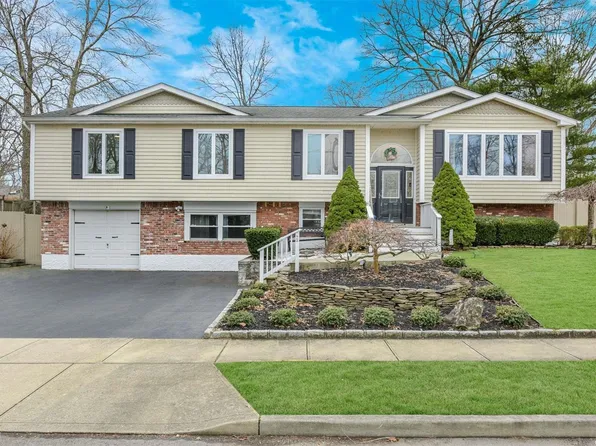 6 Orchard Avenue, Saint James, NY 11780