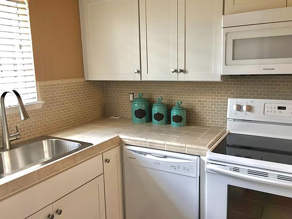 5th image of 1027 W Dakota Ave APT 101