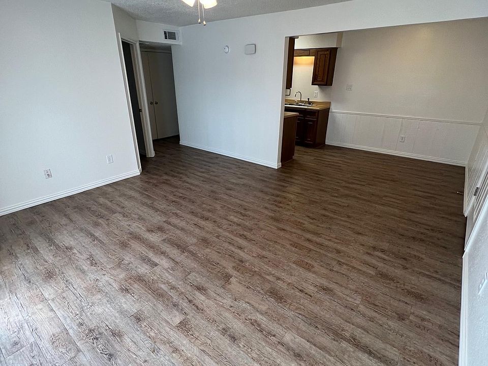 1st image of 475 Industrial Dr W #405