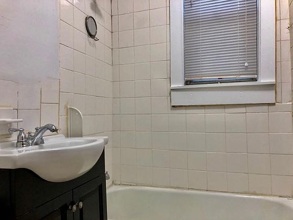 2nd image of 241 Duncan Ave #3Y