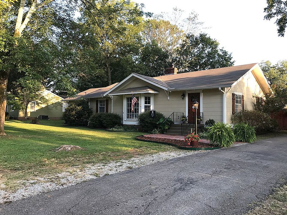 1st image of 138 College Ave