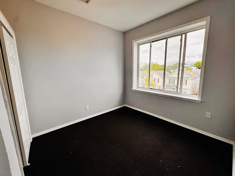595 Ocean Ave — Photo 3