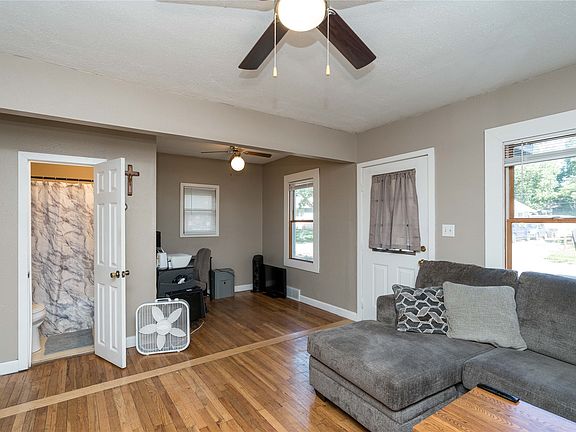 4th image of 1120 Maish Ave