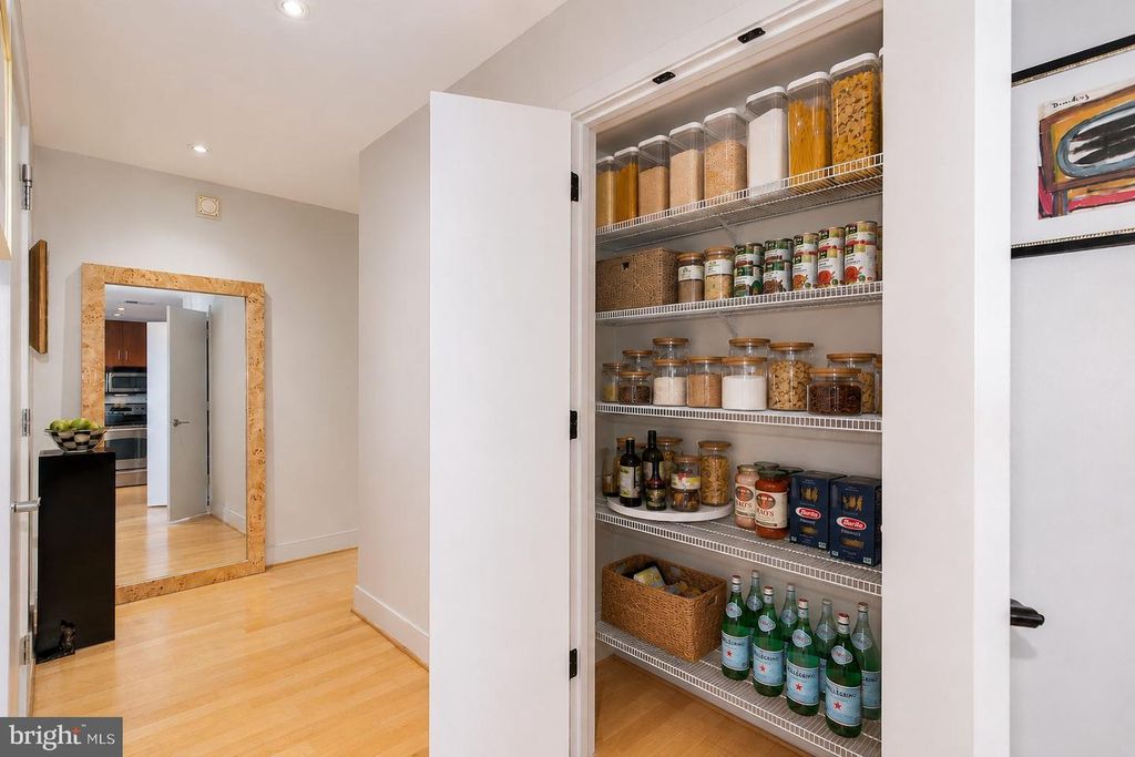 910 M St NW APT 910, Washington, DC - View 3