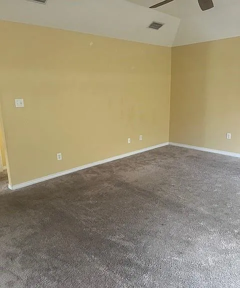 8913 Winter Ct — Photo 2