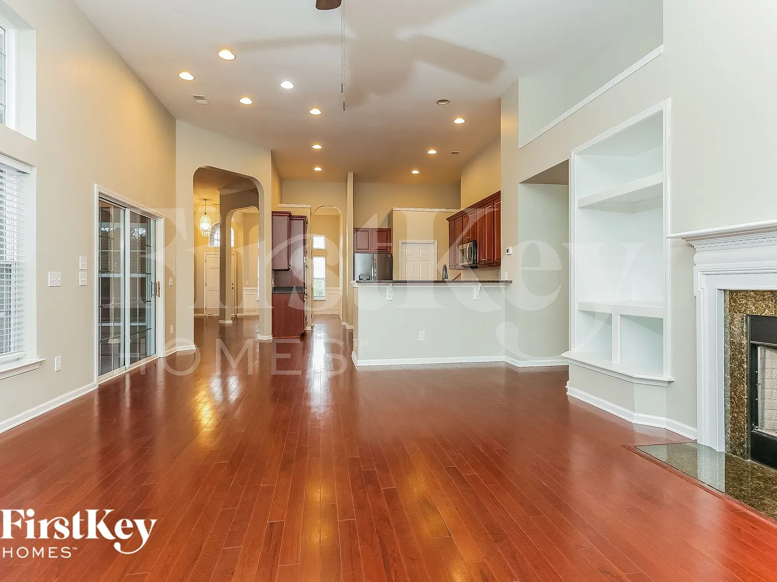 3 bed, 2.0 bath, 2384 sqft, $2,680 — Photo 4