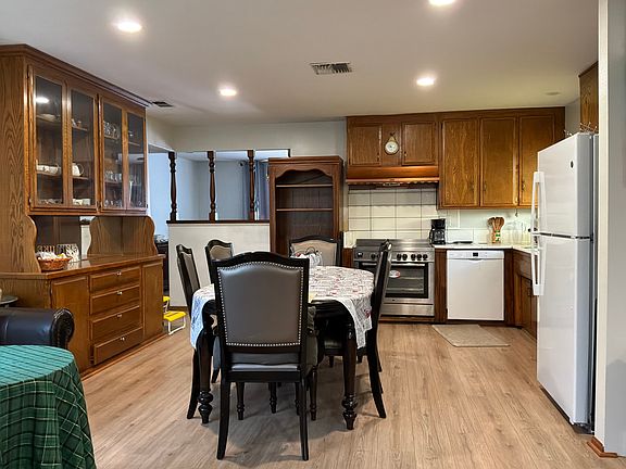 4th image of 2770 W Monroe Pl
