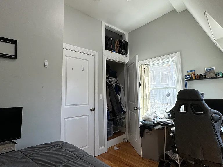 6 Saint James Pl — Photo 12