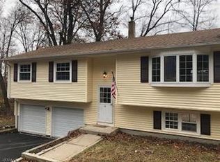 8 Phlox Ter, Glenwood, NJ 07418