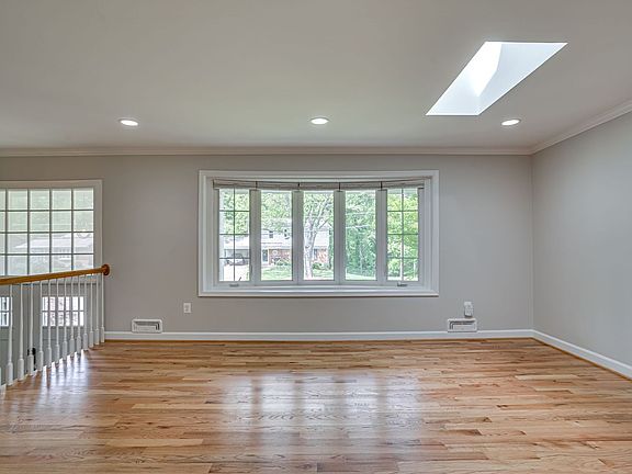 4th image of 9301 Santayana Dr
