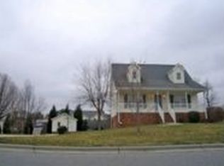 150 Southoak Ct, Winston Salem, NC 27107