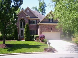 211 Lewey Brook Dr, Cary, NC 27519