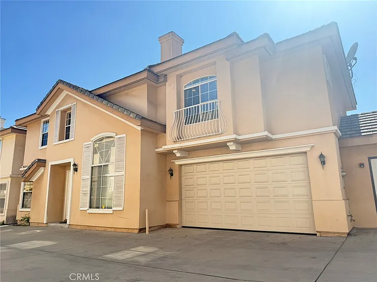 929 W Duarte Rd #B — Photo 2