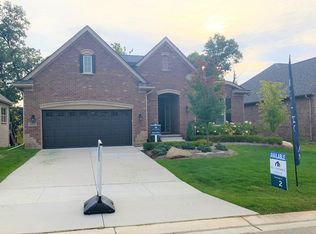 5472 Woodfall Rd, Clarkston, MI 48348