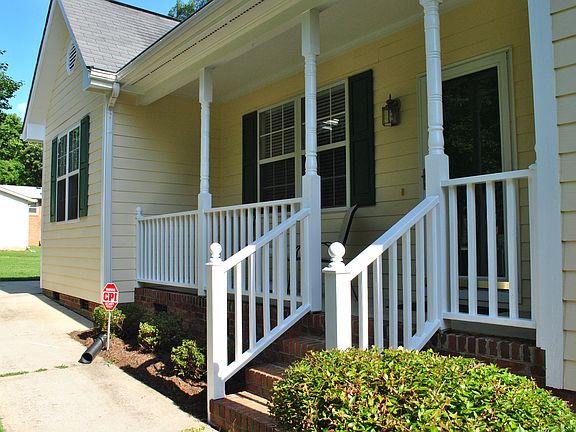 2nd image of 1821 Atterbury Ln